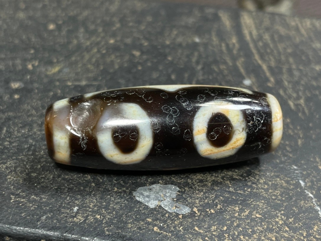 Old Tibetan Nepalese Himalayan Ancient 3 eye Old Dzi Talisman Beads Amulet 三眼天珠