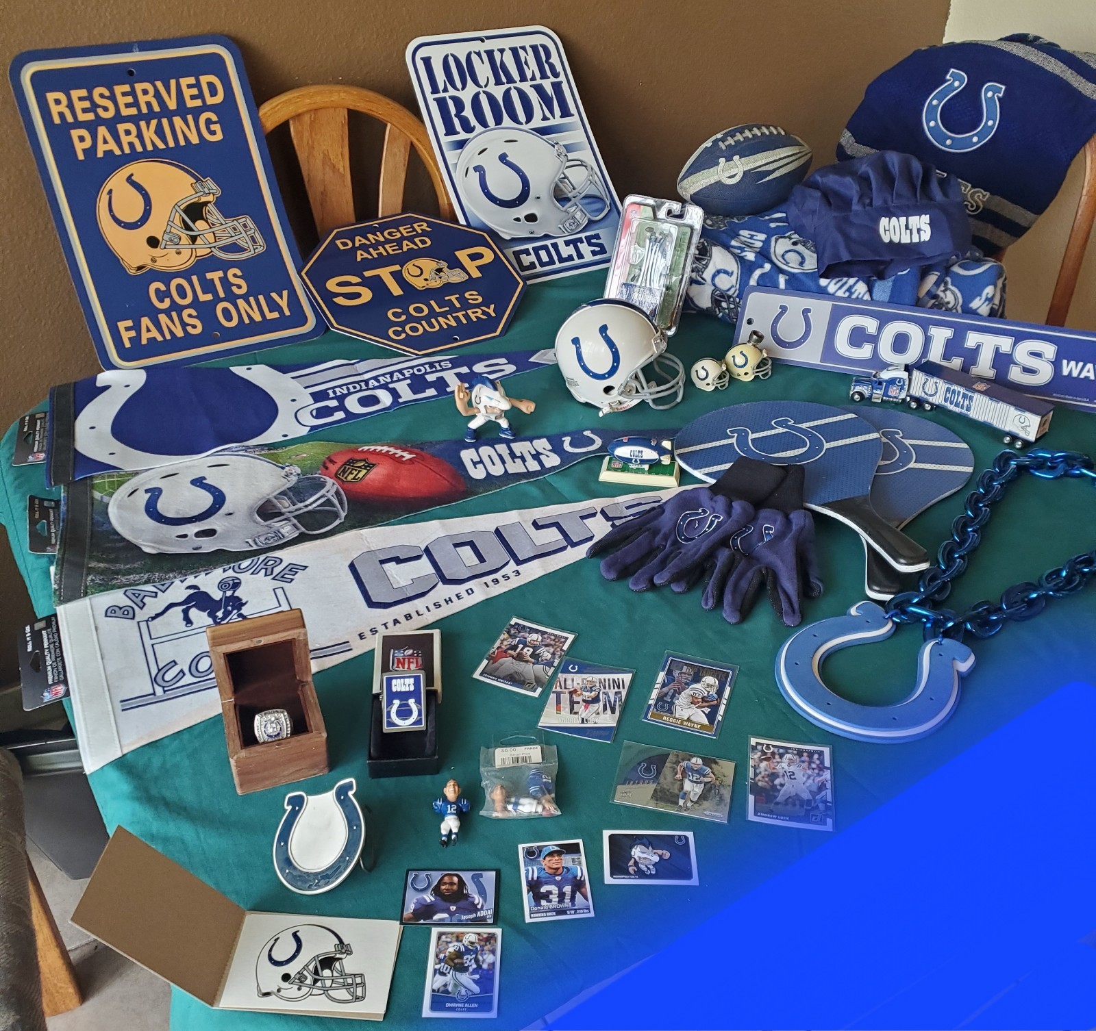 INDIANAPOLIS COLTS Souvenir Variety Pack - see description for contents