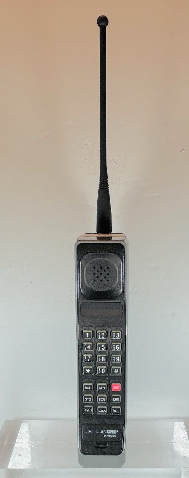 MOTOROLA DYNATAC 8000F/ 1992/CALIF./GRAY/BLK./LOW MIN./9.9/10/TESTED/ EUC.