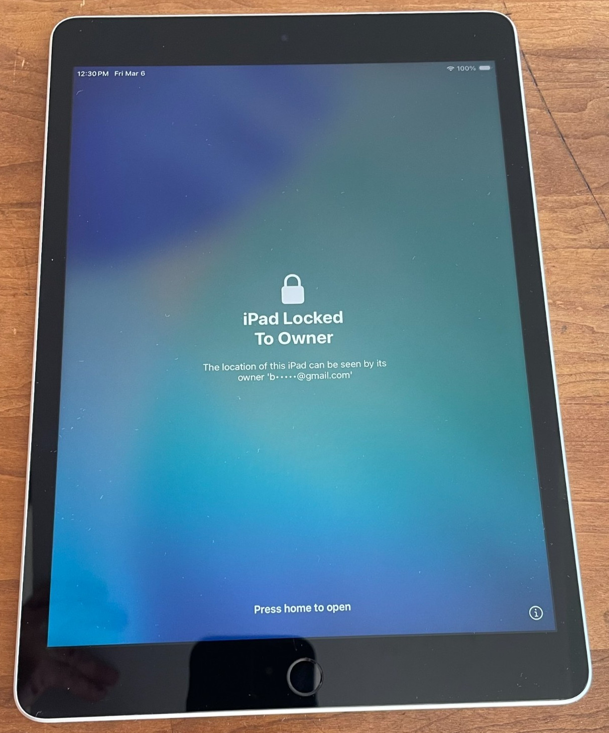 Apple iPad 9th Gen A2602 - LOCKED TO PREVIOUS OWNER