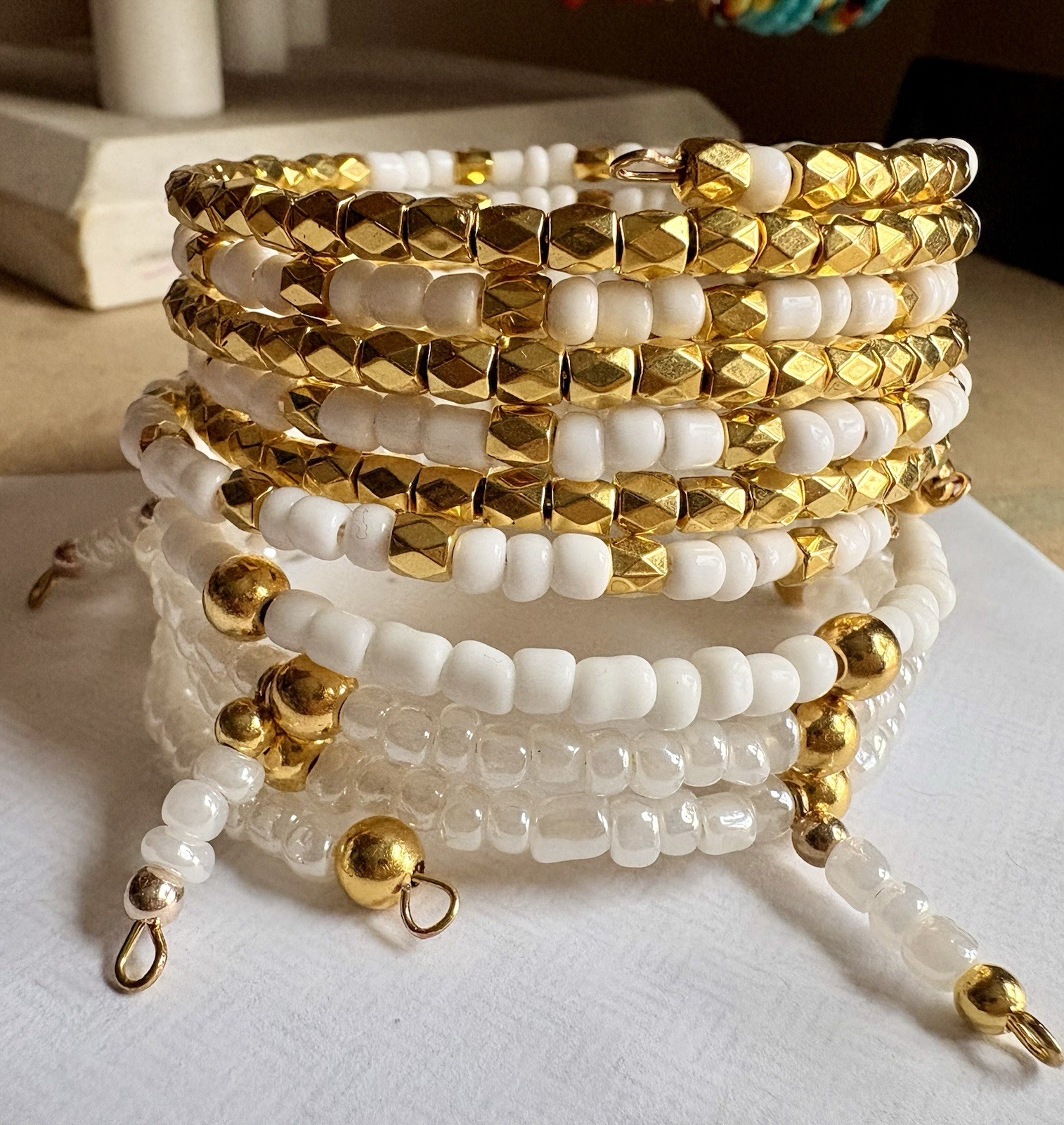 Adjustable Gold White Beaded Wire Bracelet Set Glass Metal Round Unisex
