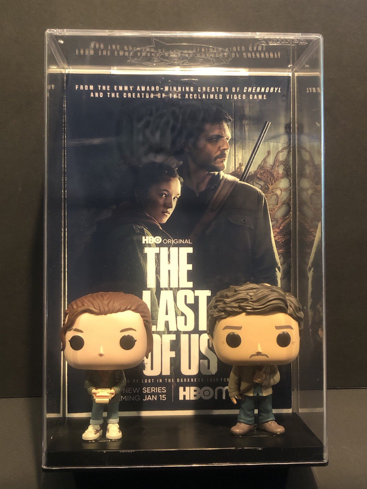 Custom The Last of Us Elli & Joel SHADOWBOX Funko # 1844 & 1845 w/ matching art