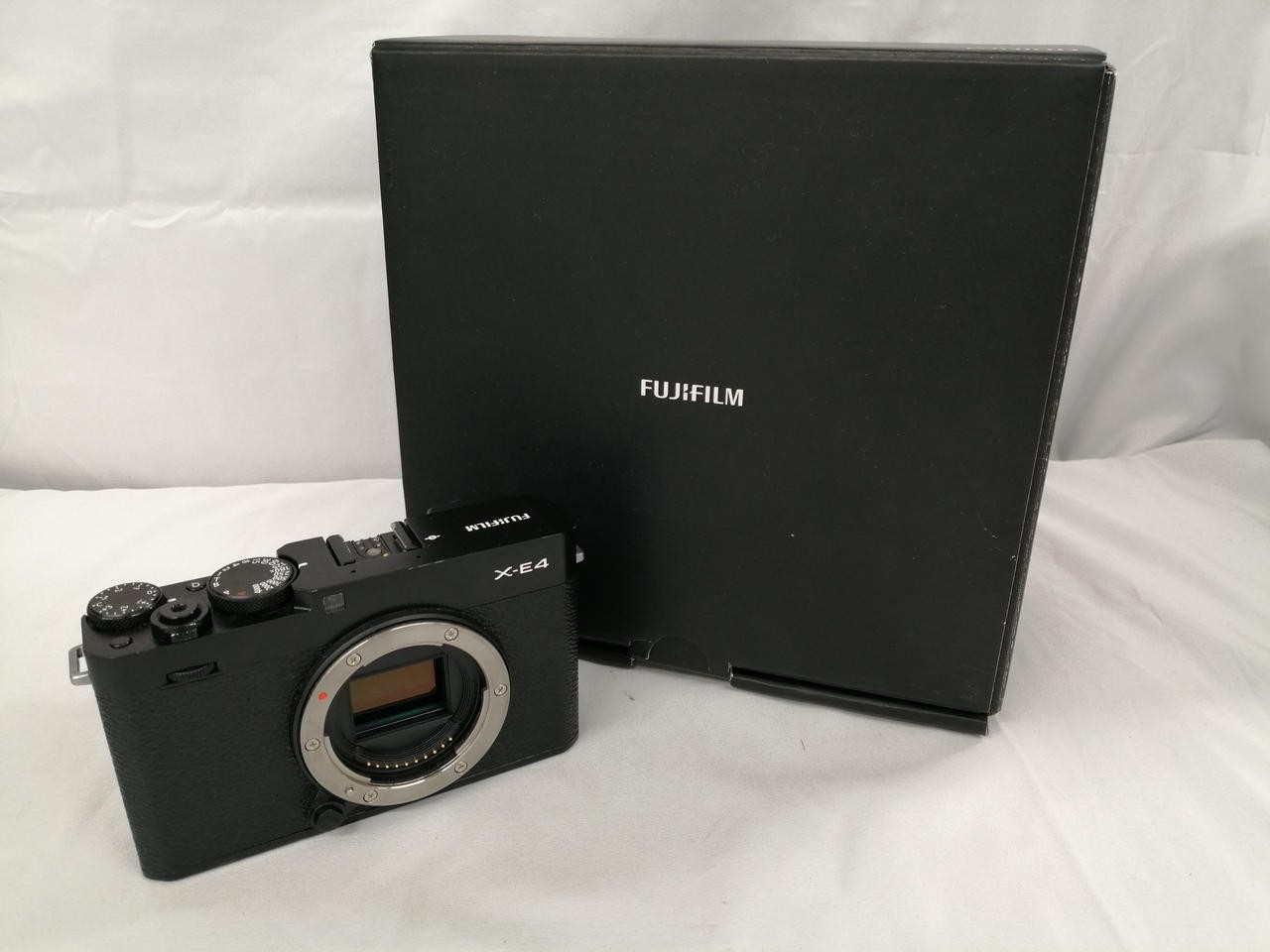 Fujifilm X-E4 Camera Body 26.1MP Mirrorless SDXC X-Processor 4 Compact From Japa