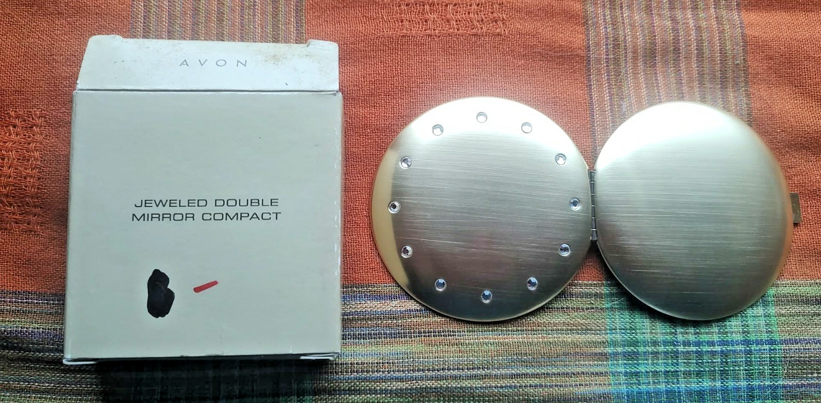 Avon Compact Double Mirror Compact, bejeweled. Gold Tone. New in Box. (2003)