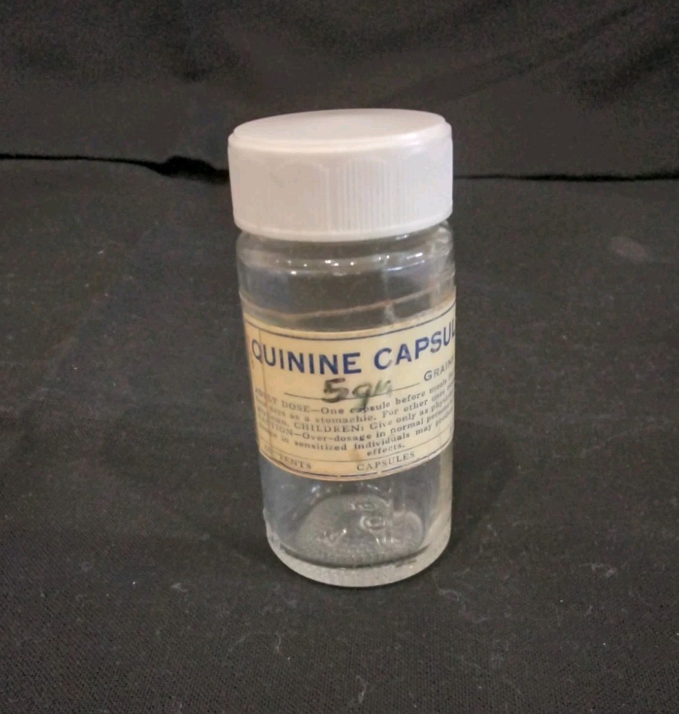 Vintage Quinine Capsules  Glass Bottle (Empty) For 5 Grain Capsules  2 1/2 in
