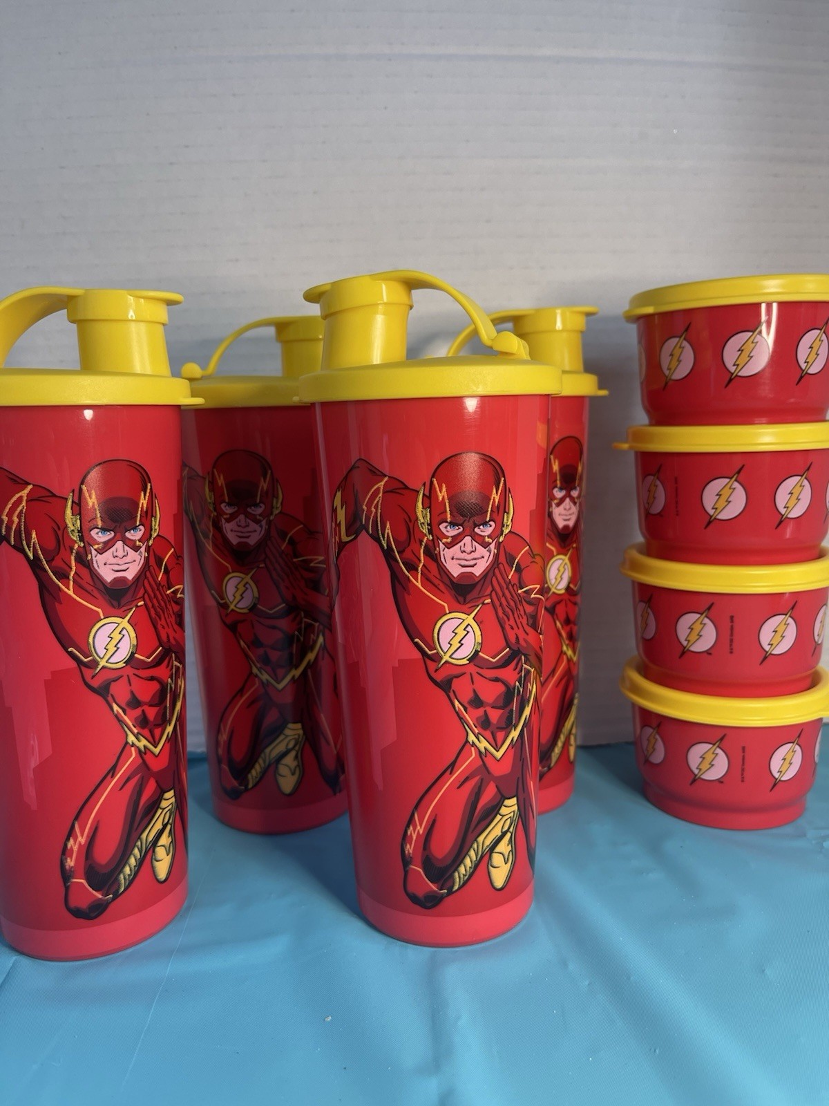 4x Tupperware Superhero The Flash Flip Top 16oz Tumbler & 2oz Snack Cup Set