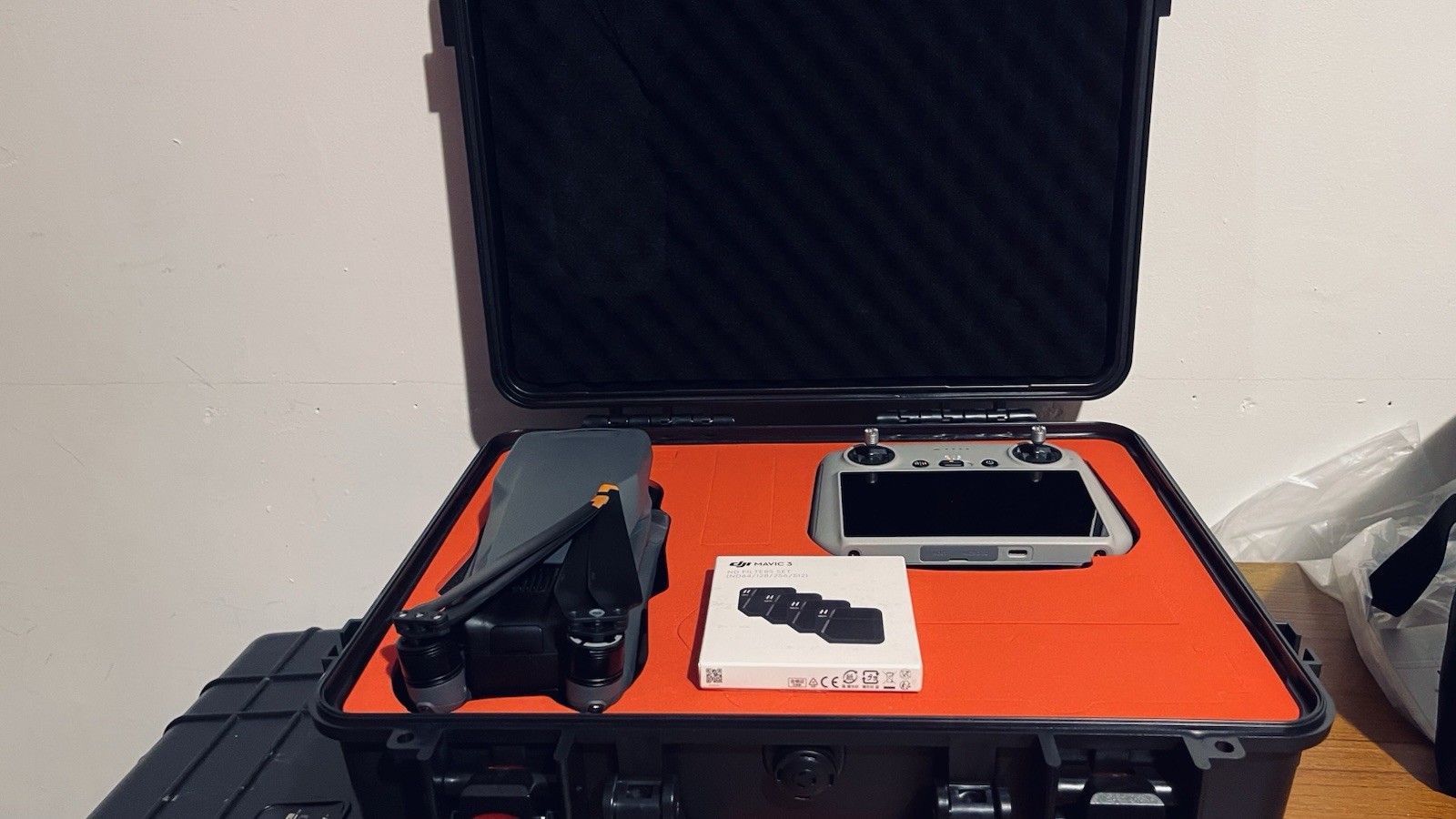 DJI Mavic 3 Classic Camera Drone (with RC Remote) - Gray