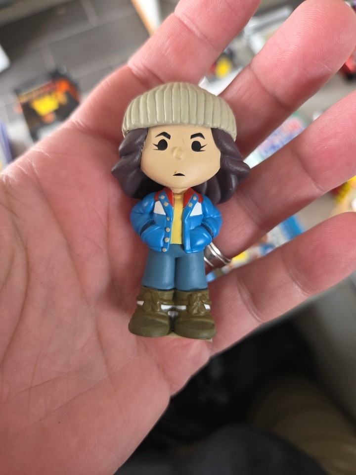 Funko Pop! Mystery Minis Stranger Things Season Joyce Byers Russia 1/36 vaulted