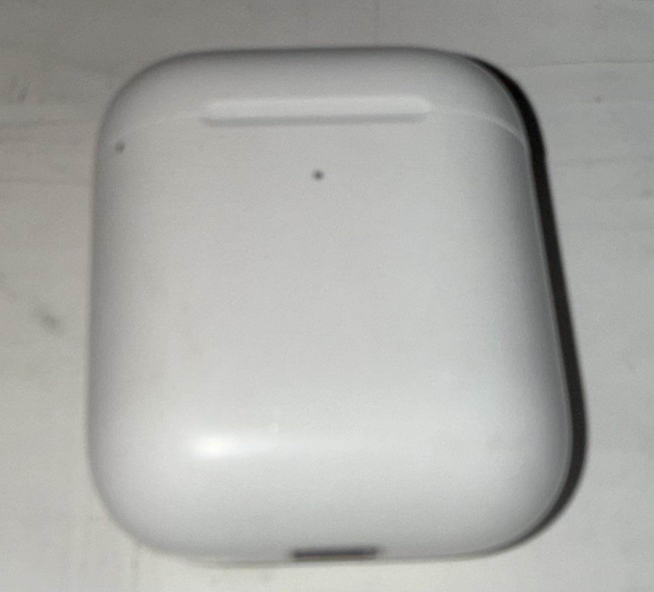 Apple AirPods Charging Case White Earphone Holder Wireless Bluetooth OEM A1938