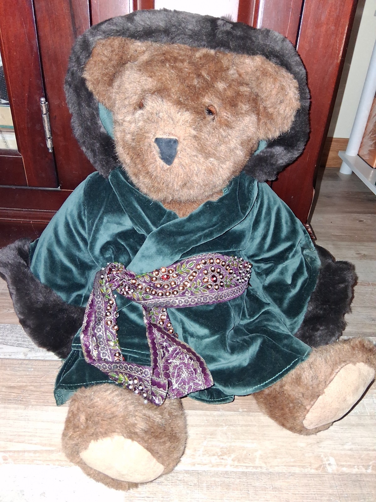 VINTAGE Vermont Teddy Bear Company Jointed 20” Green Coat with fur trim 1992