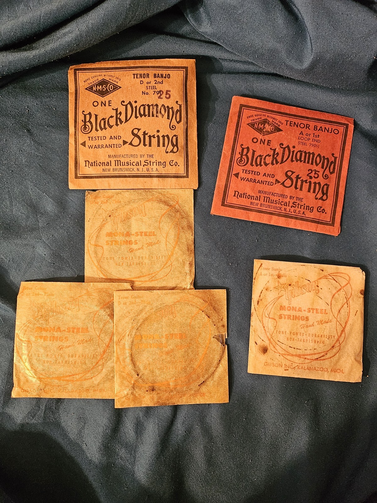 Vintage Black Diamond Banjo/guitar Strings various sizes  Loop End Steel