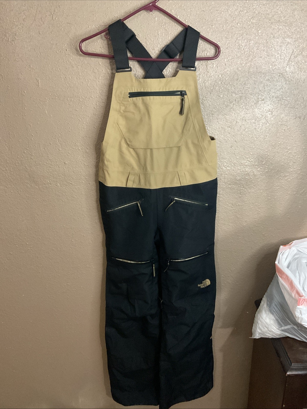 The North Face Women’s Size XS Nylon Ski/Snowboard Suit Overalls Bibs
