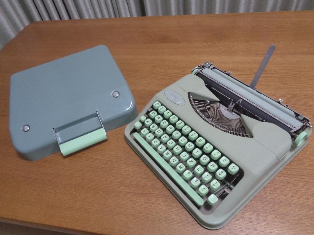 Fully Functional HERMES Baby Typewriter 1956 QWERTZ German Layout Paillard Green