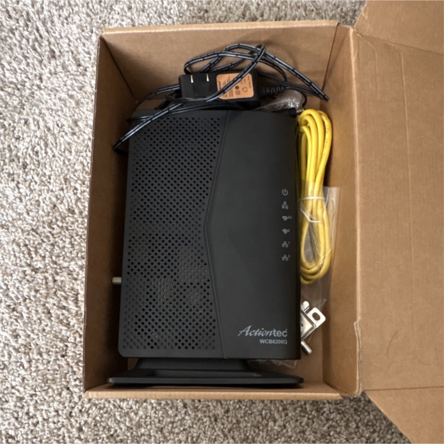 Actiontec WCB6200Q Dual-Band DOCSIS 3.0 Router Modem 1200Mbps Black