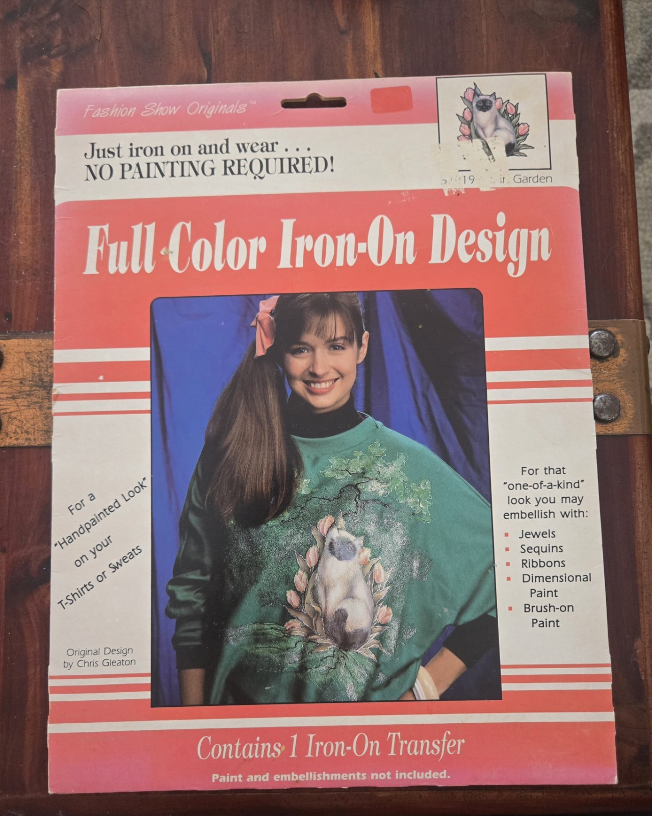 Vintage NOS Fashion Show Originals Iron-On Transfer Cat Garden 2619