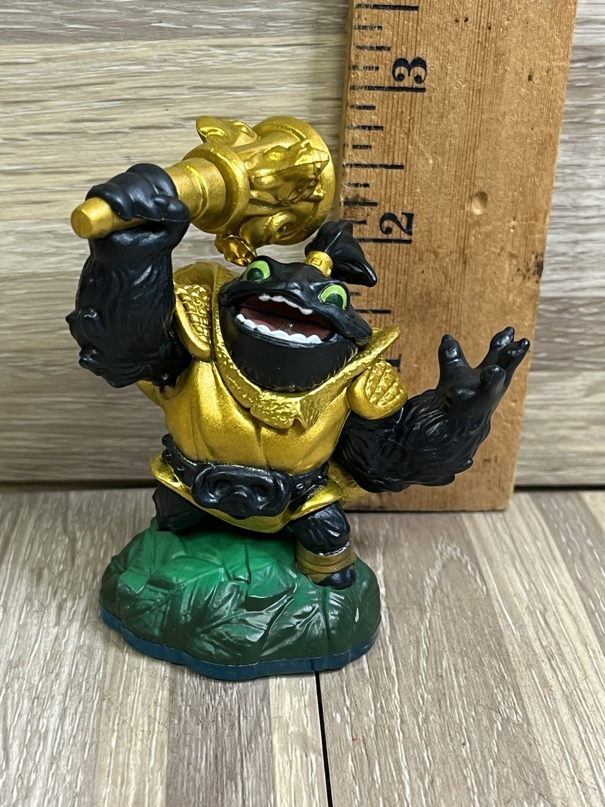 Skylanders Swap Force Legendary Zoo Lou Character Figure