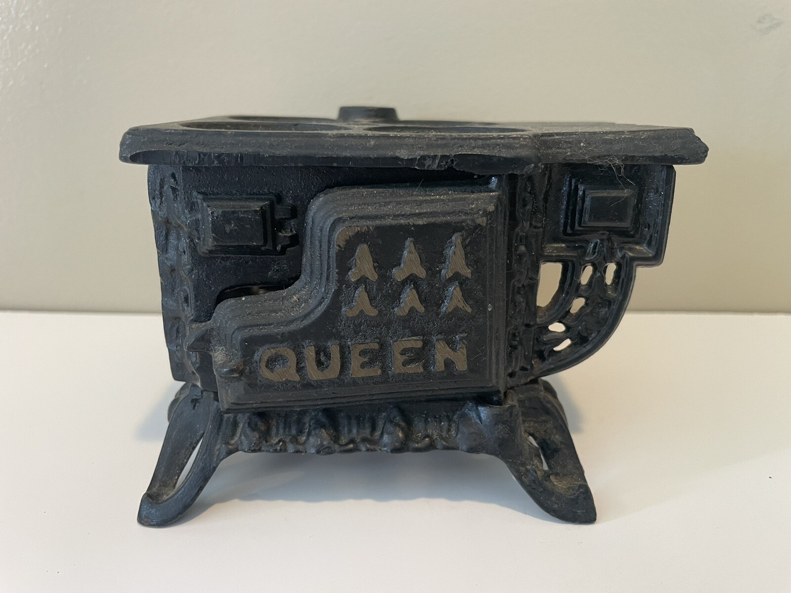 vintage miniature queen cast iron stove, Around 1:12 Scale