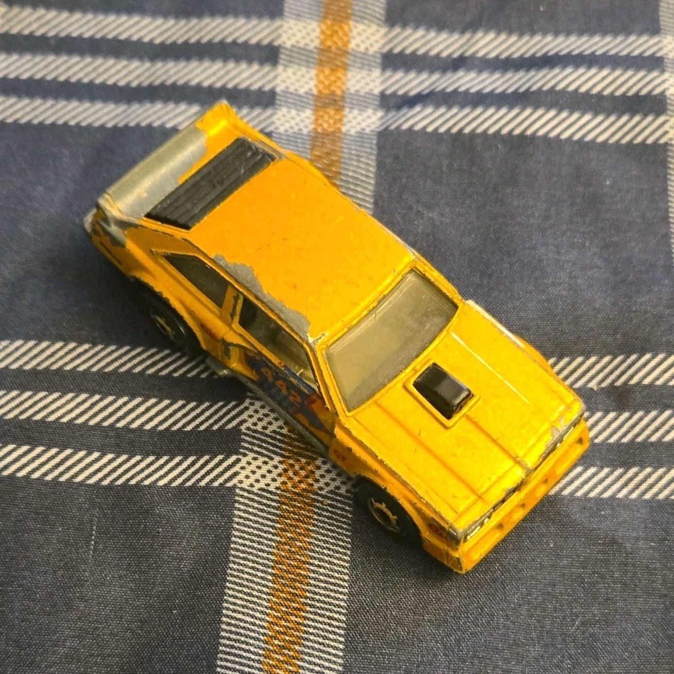 Hot Wheels Flat Out 442 Diecast Car Collectible Multi-Color Yellow Blue Red 1978