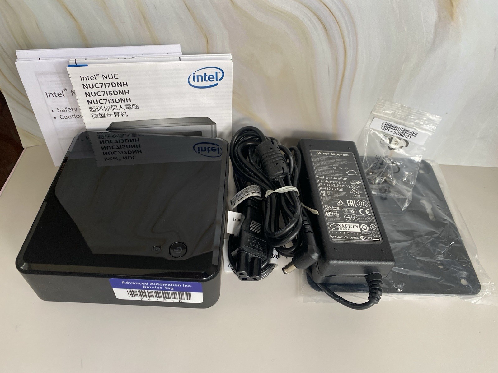 Intel NUC DC3217IYE Mini PC Core I3 8gb Ram 128 SSD