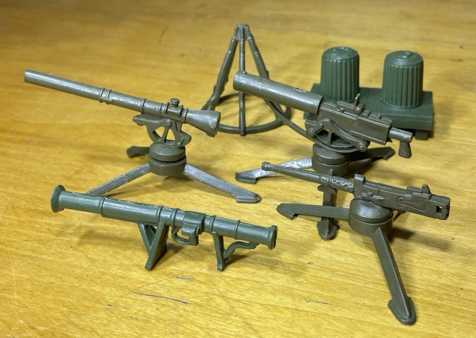 1950’s ? vtg marx armed forces training center playset accessories weapon gun