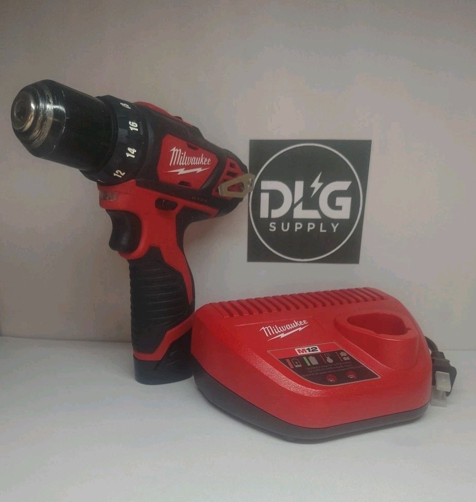 Milwaukee 2407-20 M12 3/8" 12V Cordless Drill/Driver with 1.5 Battery & Charger