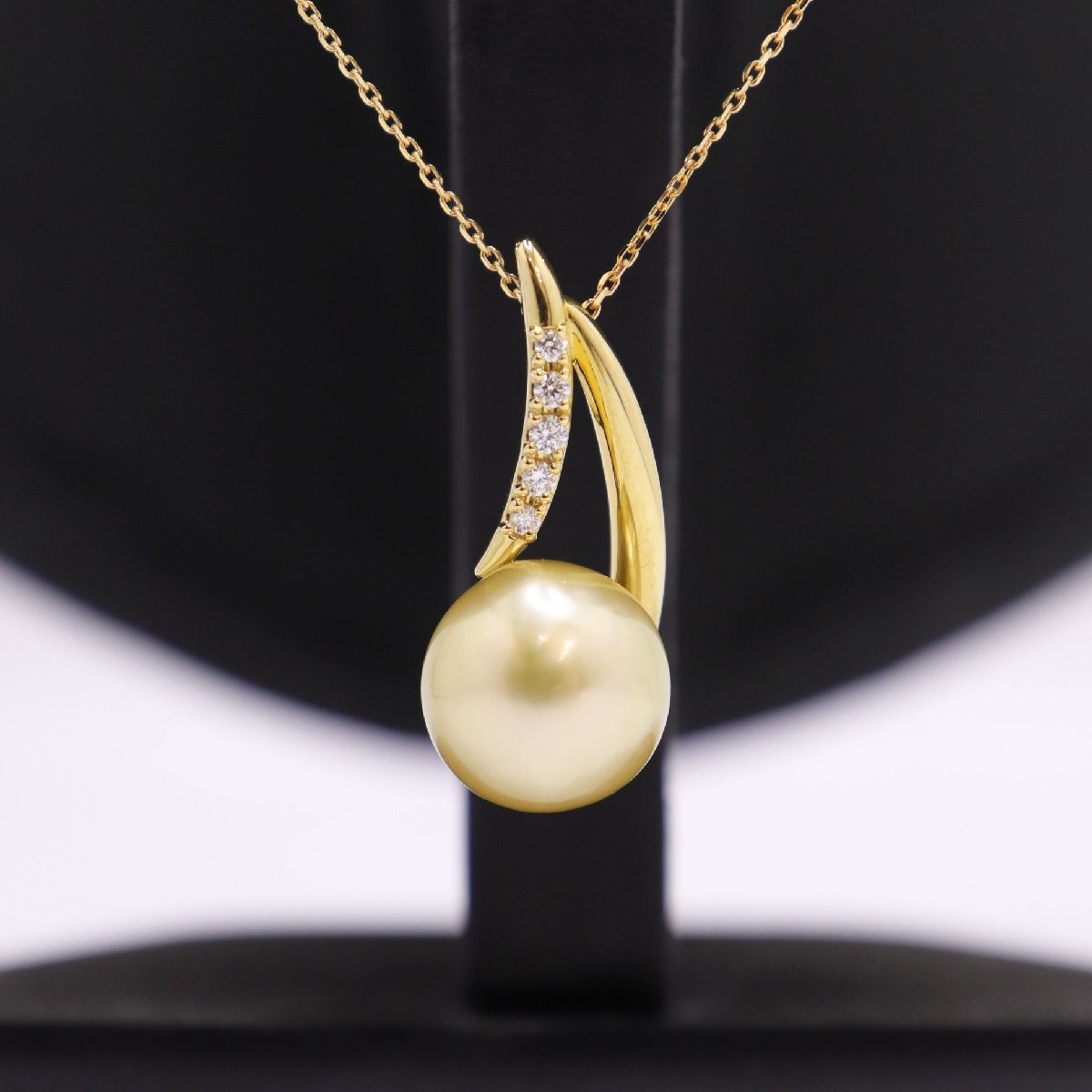 TASAKI K18 Diamond South Sea Pearl Pendant Necklace Golden Pearl 13.2mm Length a