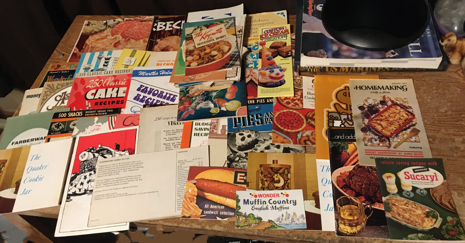 BIG LOT OF VINTAGE RECIPE BOOKS BETTY CROCKER CULINARY ARTS INSTITUTE/WRONGWAY05