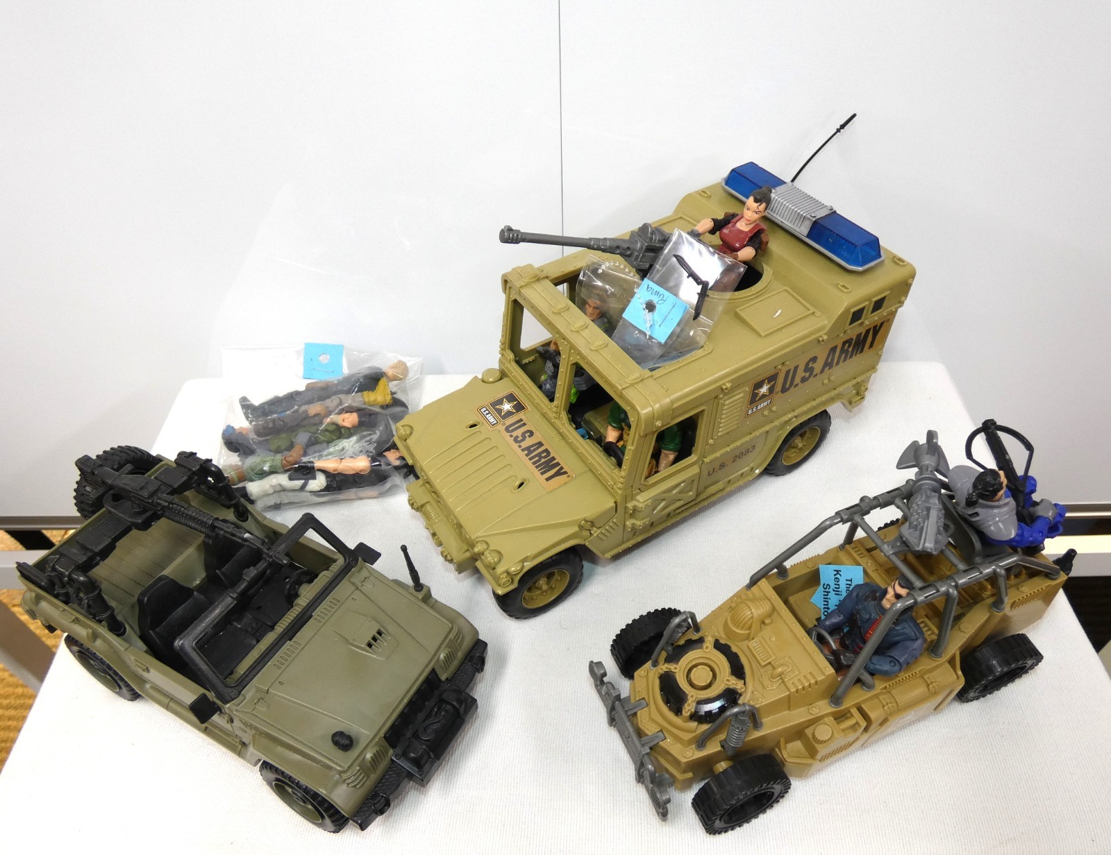 Toys United States Army Power Vehicle Playset w 9 Action Figures