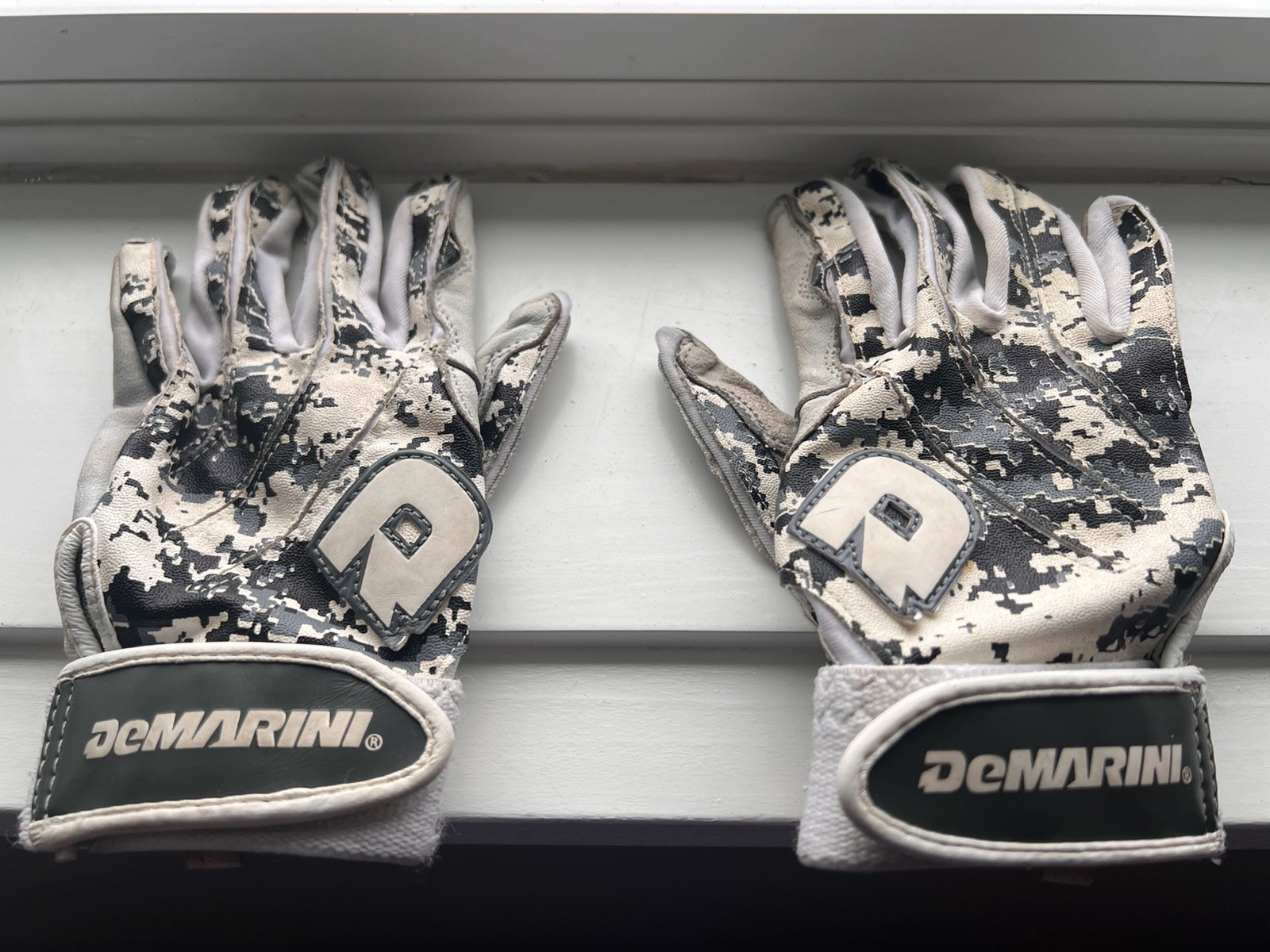 DeMarini Black White 5 Finger Batting Gloves Pair Baseball Softball Hook & Loop