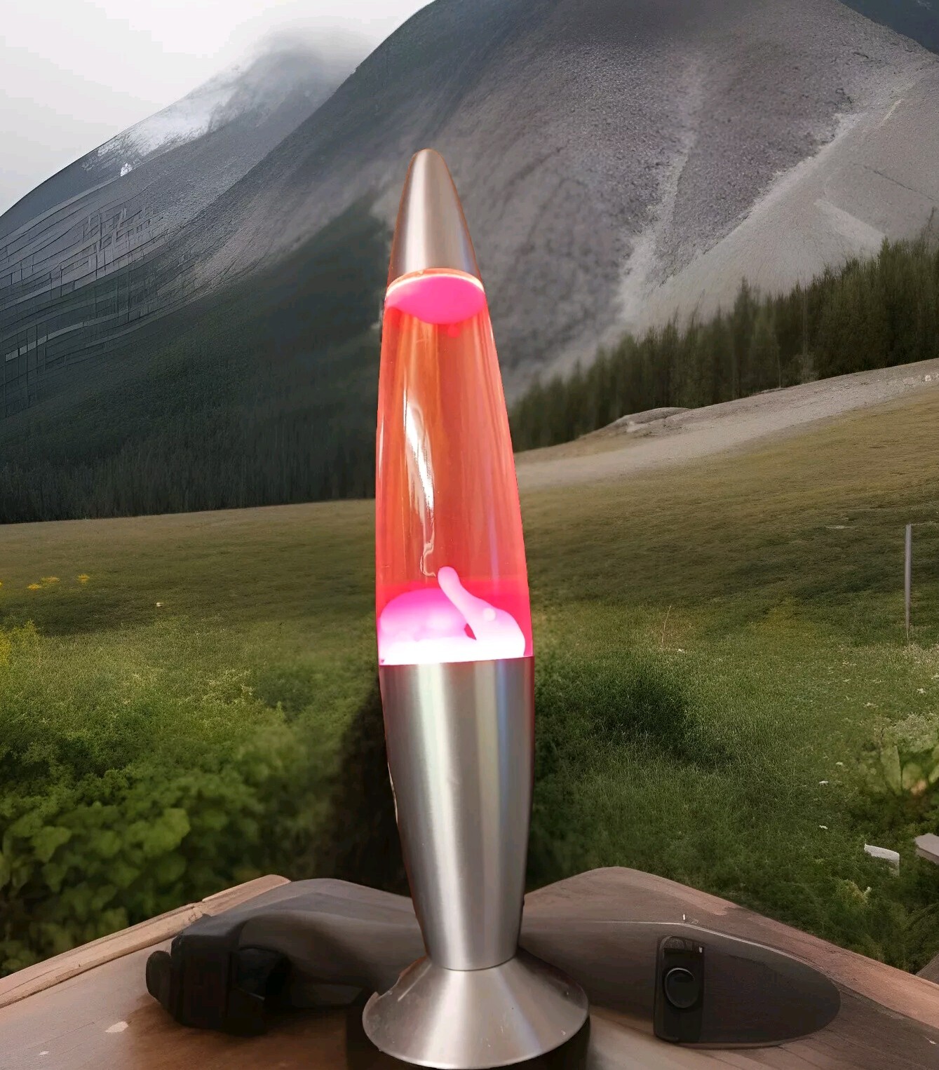 Vintage 2000 Lava Lamp 19" Tall Lover Lamp model KL-207 Red -  Metal Silver 