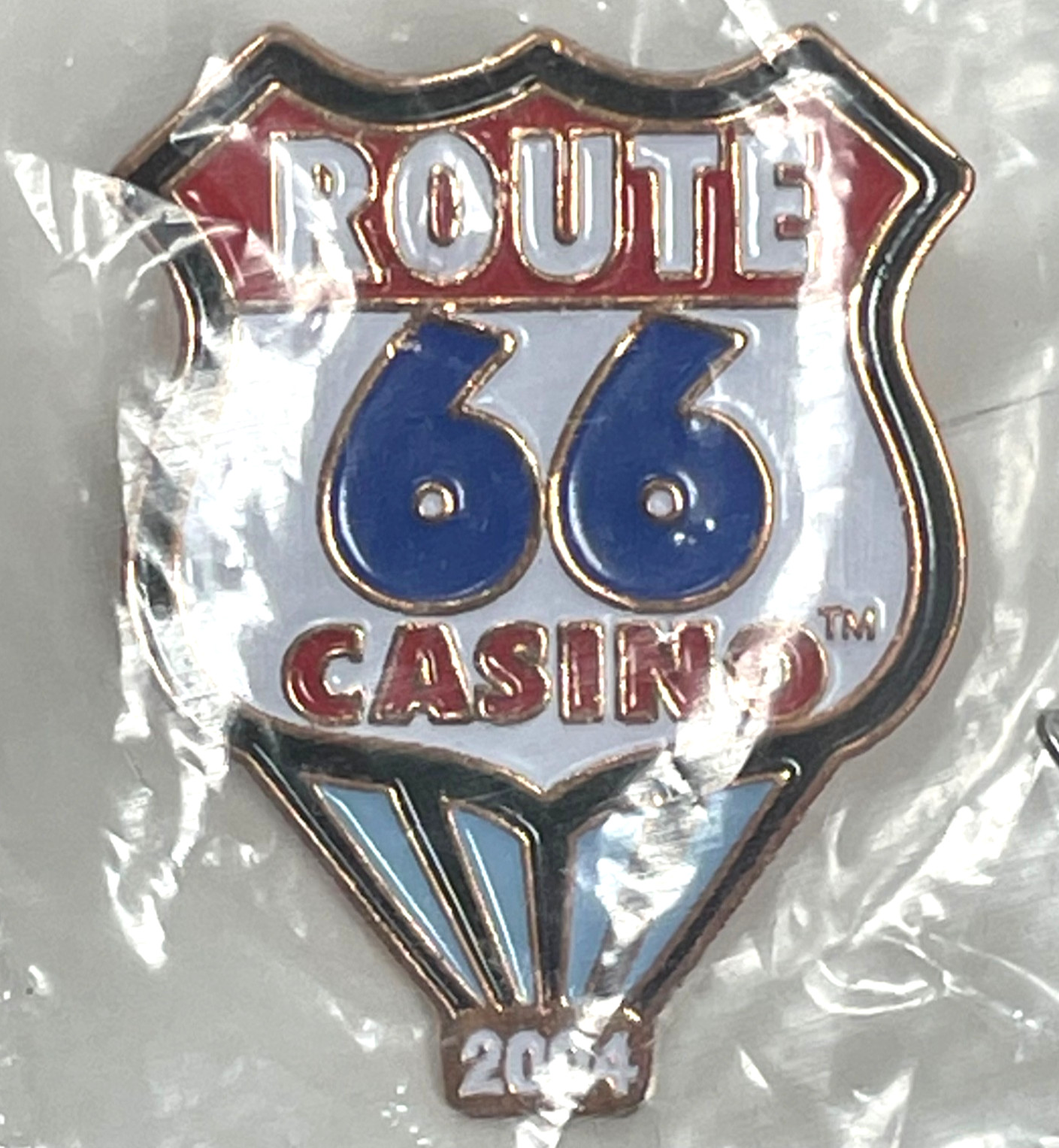 Route 66 Casino 2004 Travel Souvenir Enamel Lapel Pin Albuquerque New Mexico NIP