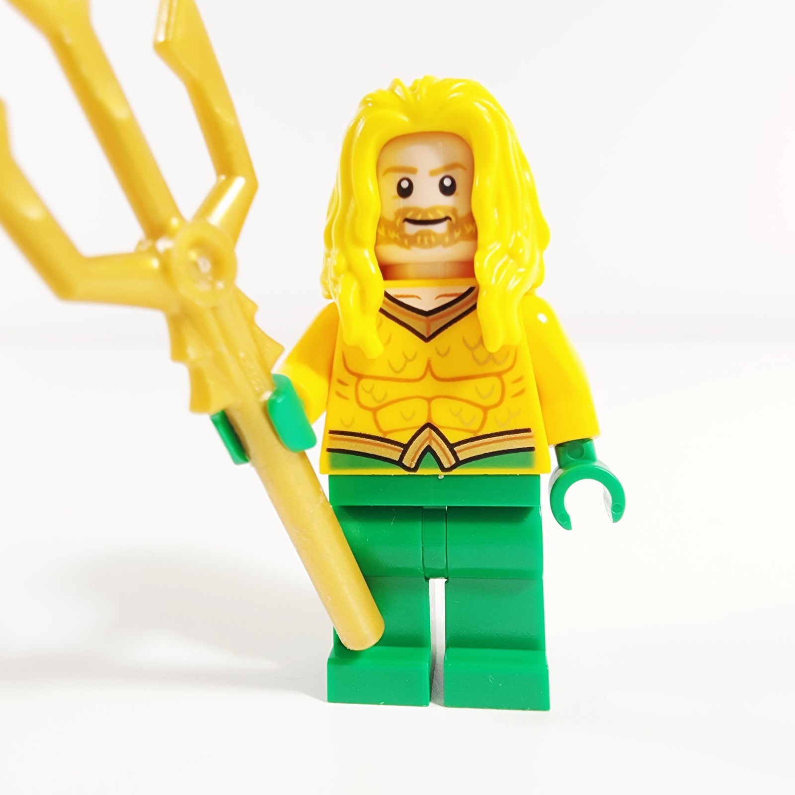 Lego Aquaman Minifigure Yellow Long Hair DC Super Heroes Batman II 76116 sh0557