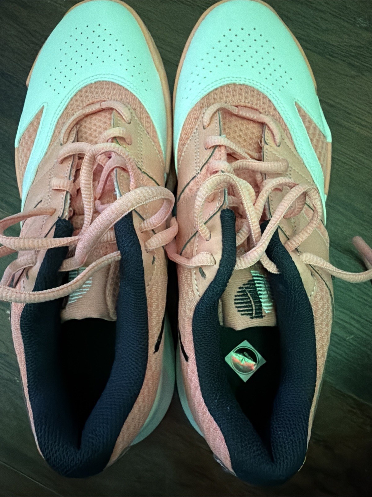 Nike Tennis Shoes Size 6