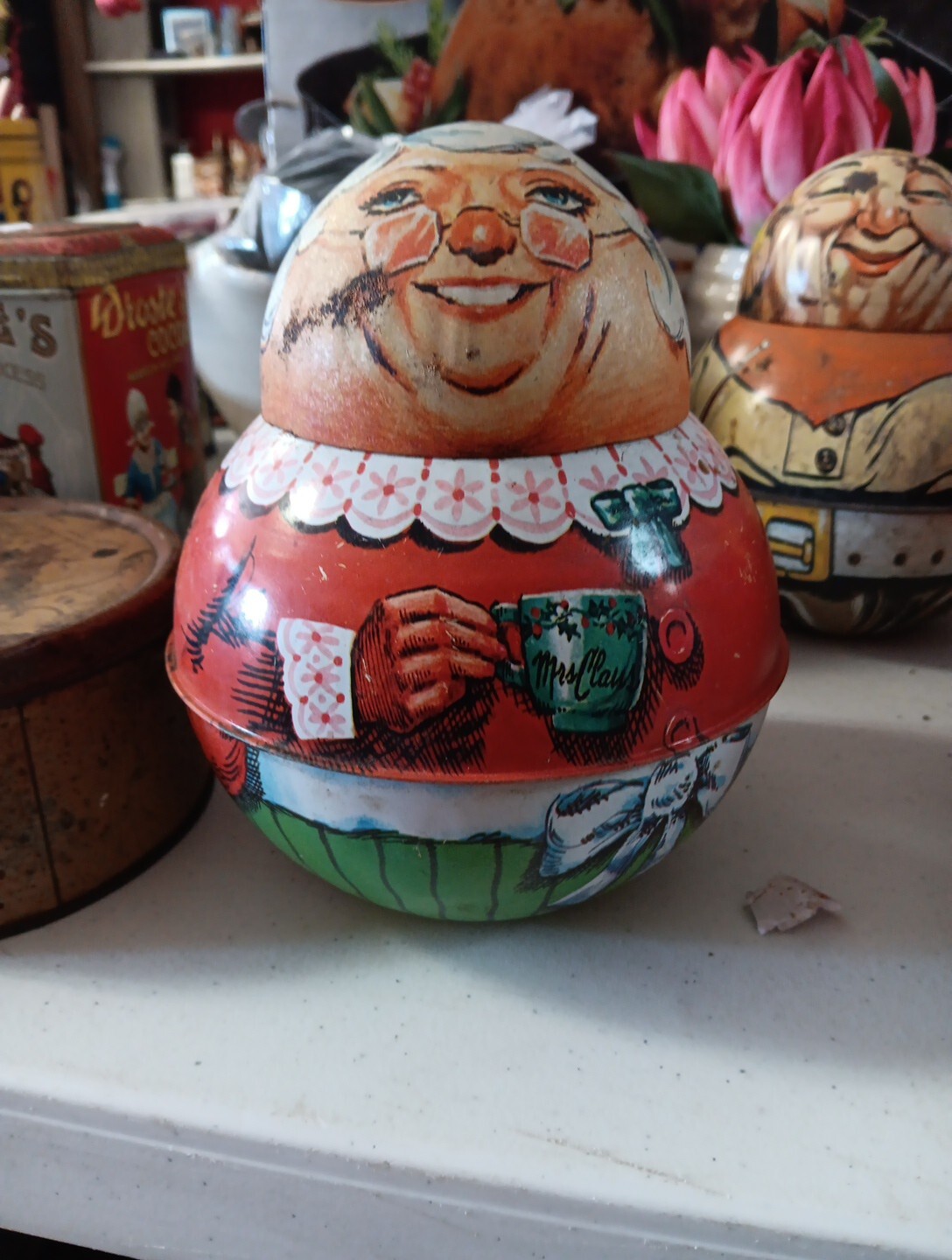 Tin Mrs Clause 15.00 A Pic 