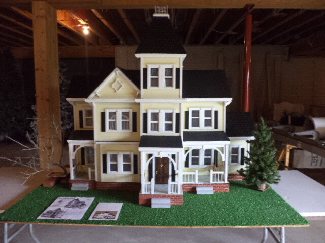 Vintage Little Orphan Annie Victorian Dollhouse-Electrified-Base-More-S.W. CRAFT