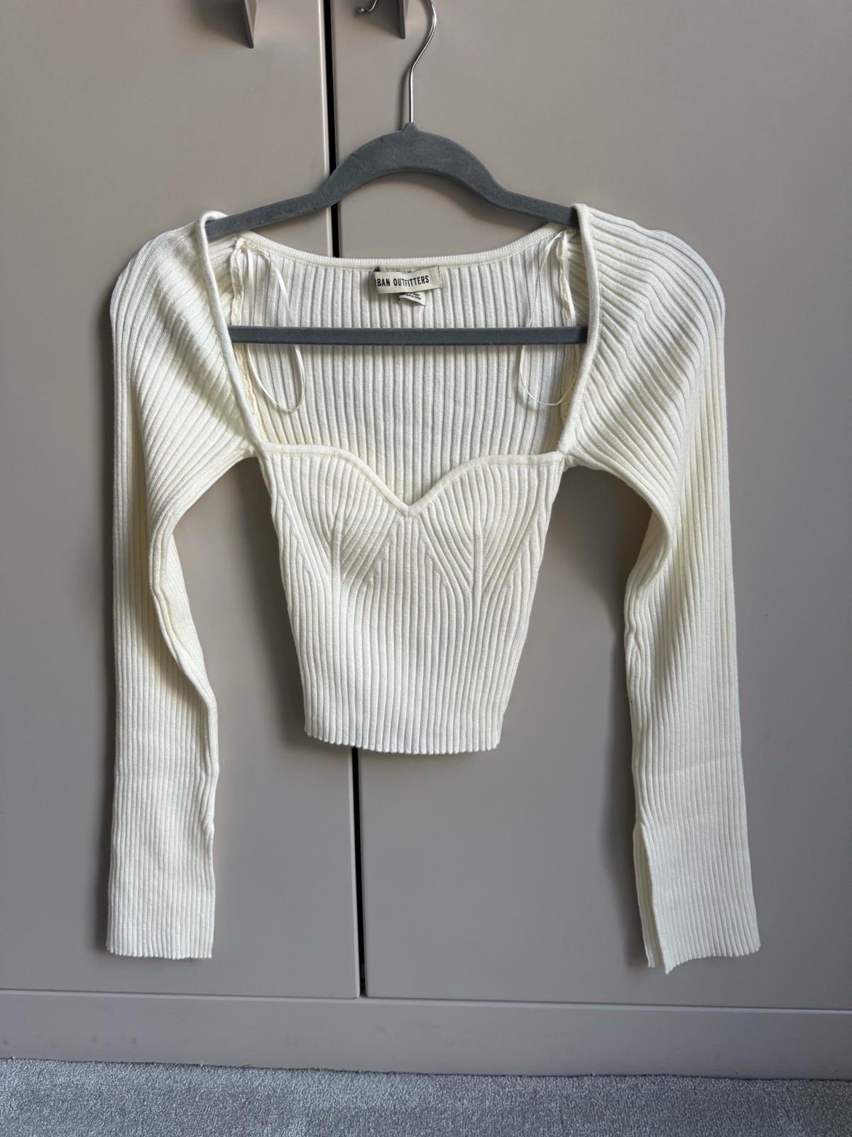 Urban Outfitters Cream Juliet Ribbed Cut-Out Shrug Crop Top Size Small - Autumn