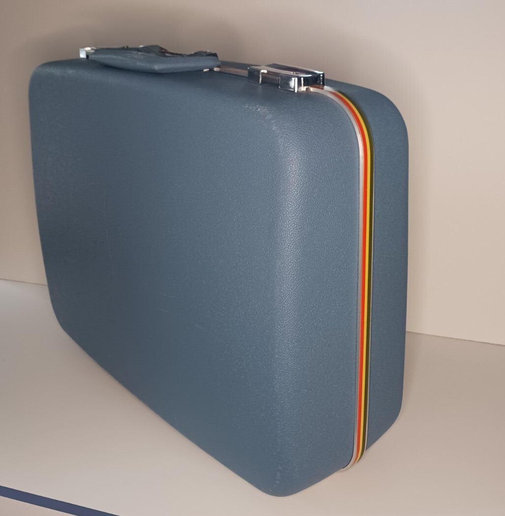 ✈️VINTAGE RETRO AIRWAY INDUSTRIES BLUE HARD SHELL SUITCASE LUGGAGE RAINBOW