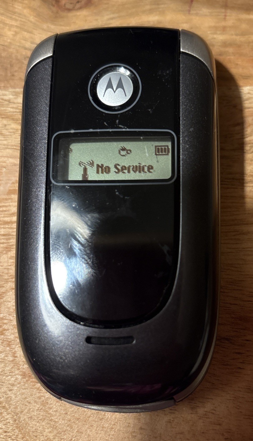 Working Motorola V197 with 1 Charger Used Tested Flip Phone Cellphone & Manual