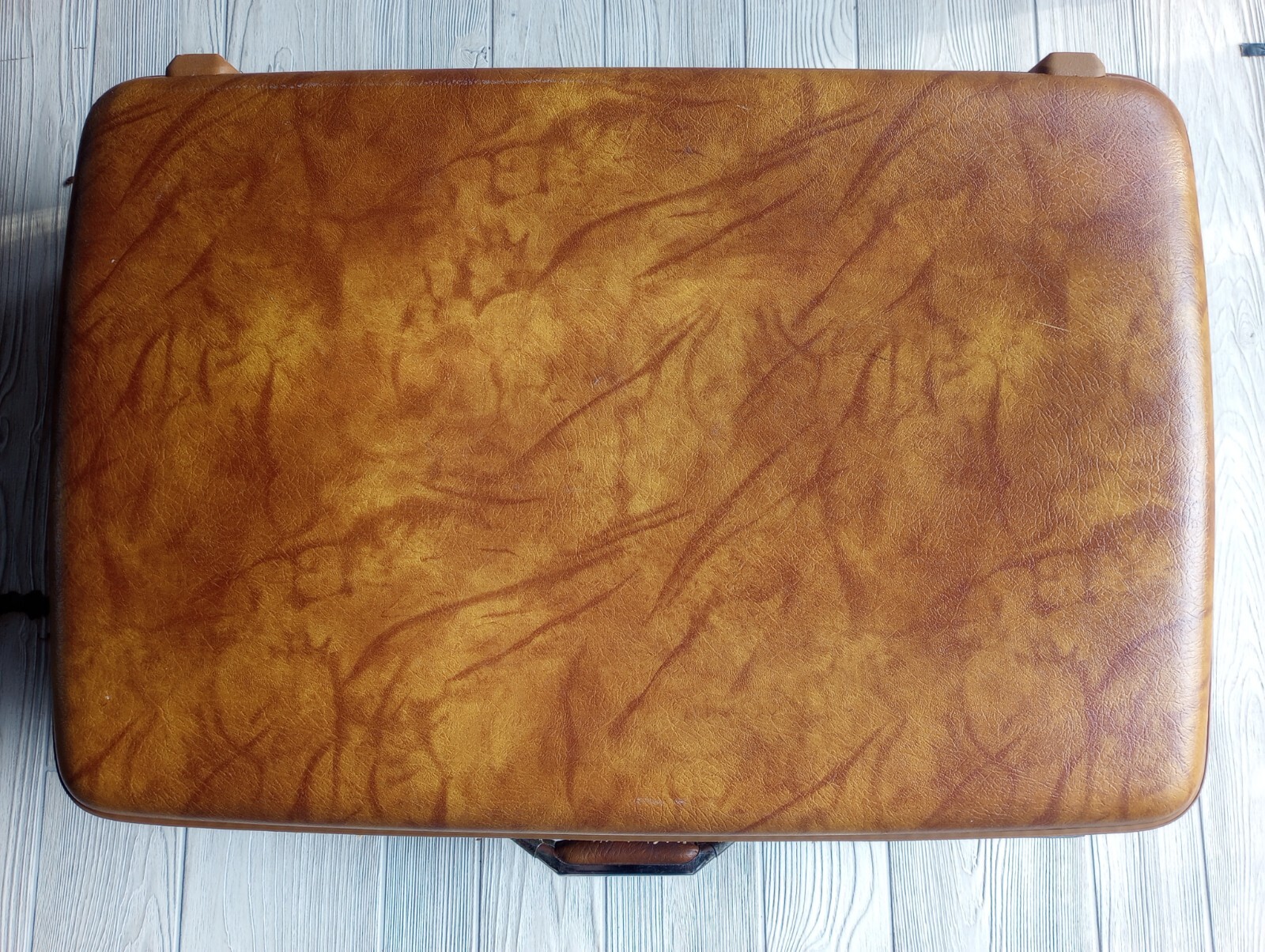 Vintage Large American Tourister Palomino Brown Hard Shell SuitCase 