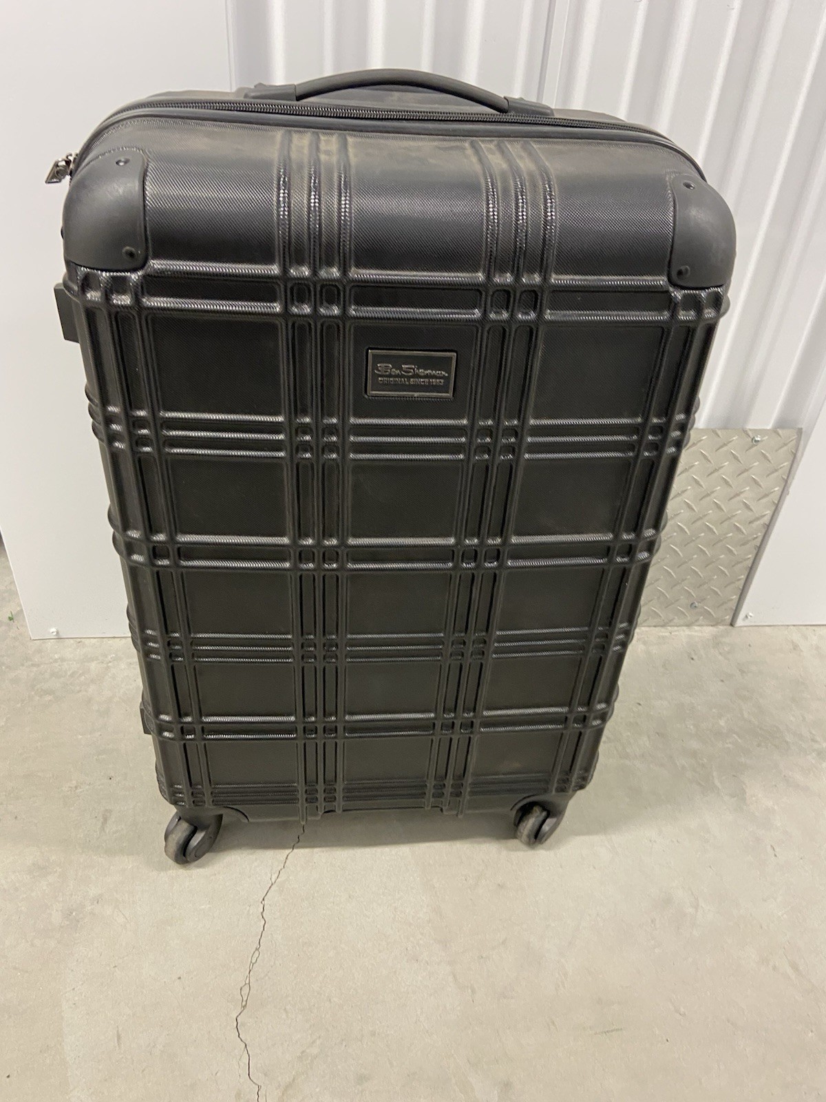 Ben Sherman Luggage GEL Handle Spacious Traveling Suitcase Carry On 20" Hard