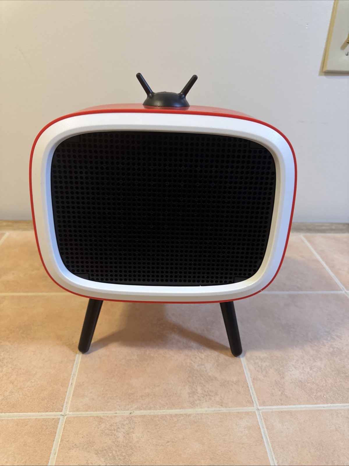 FAO Schwarz PEG LIGHT BRIGHT ART BOX RETRO TV STYLE TOY RED 