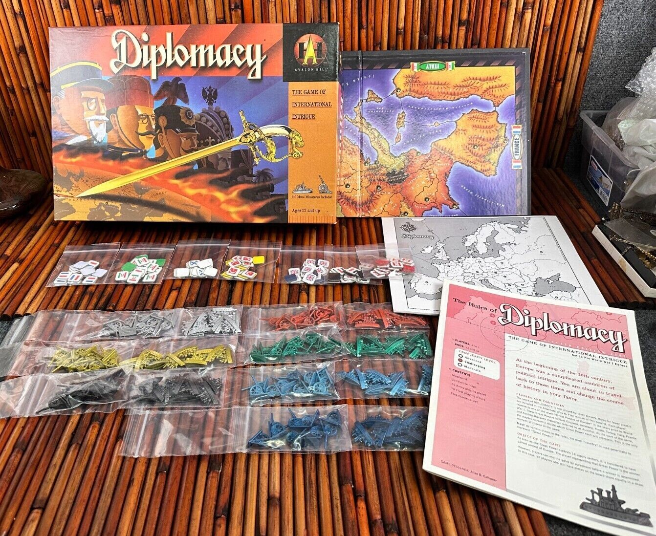 Hasbro DIPLOMACY Board Game Inserts - Parts - Figures - MINT!*