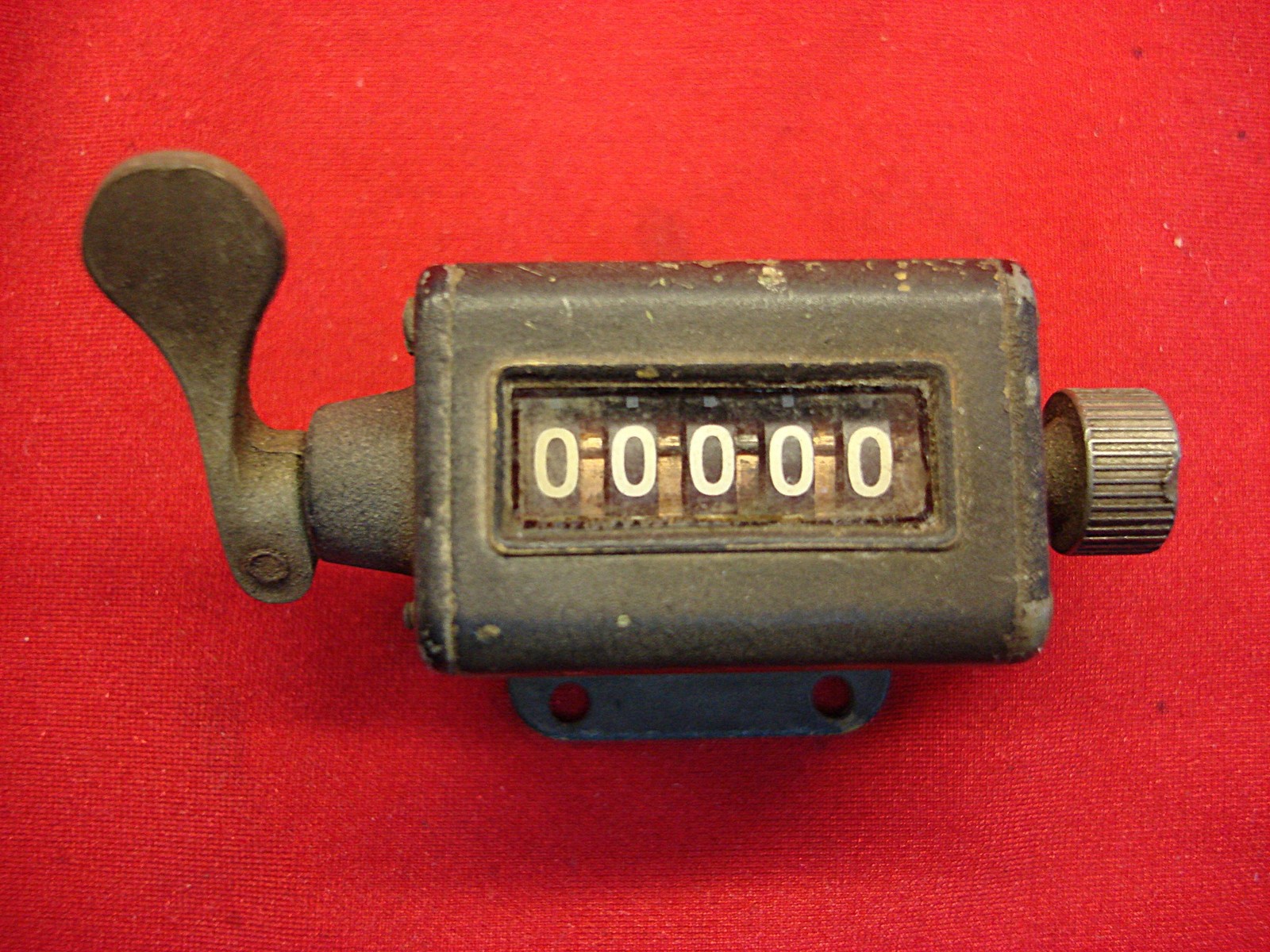 VINTAGE MECHANICAL COUNTER  - 5 DIGIT - WELL MADE AND FUNCTIONAL
