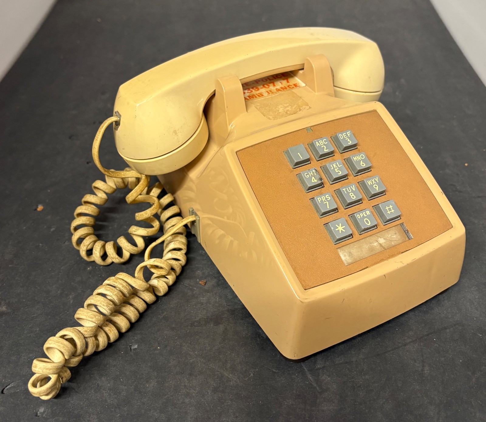 AT&T 2500 ivory push button touch tone desk phone telephone WORKS