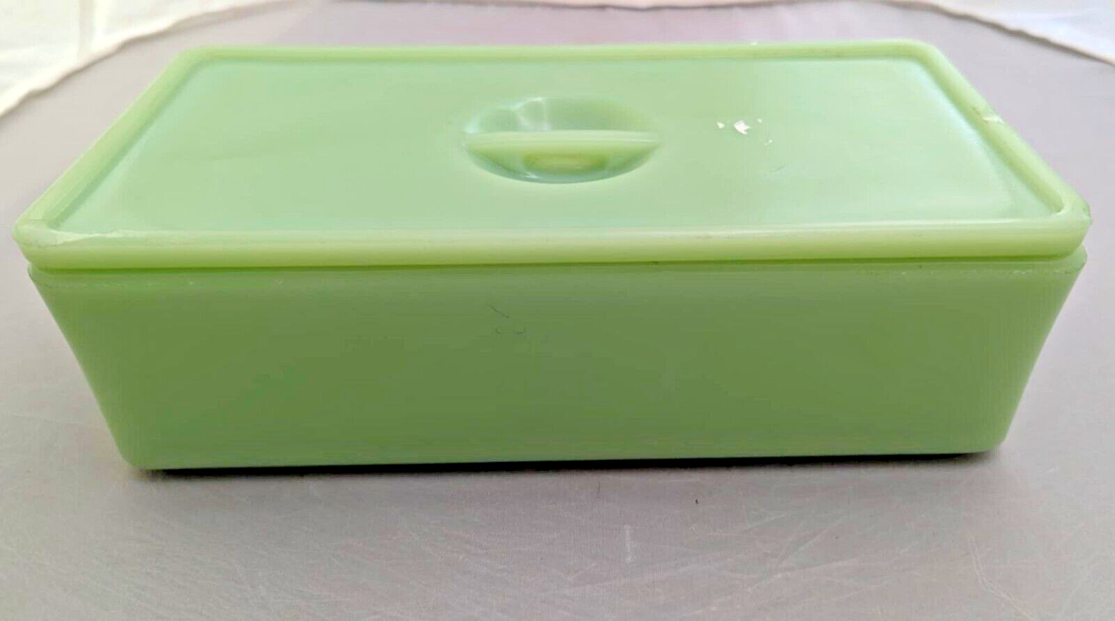 Vtg McKee Jadeite Green Refrigerator Dish w/Lid Uranium Glass Glow Leaf- READ