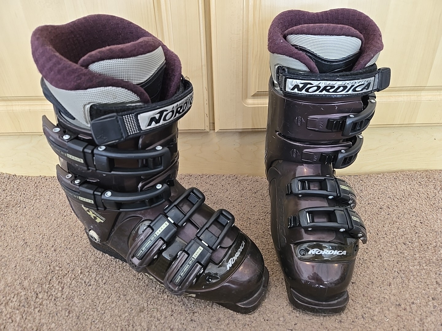 Nordica Next 77 Womens Ski Boots, Mondo 25, 294 mm Shell, High Performance