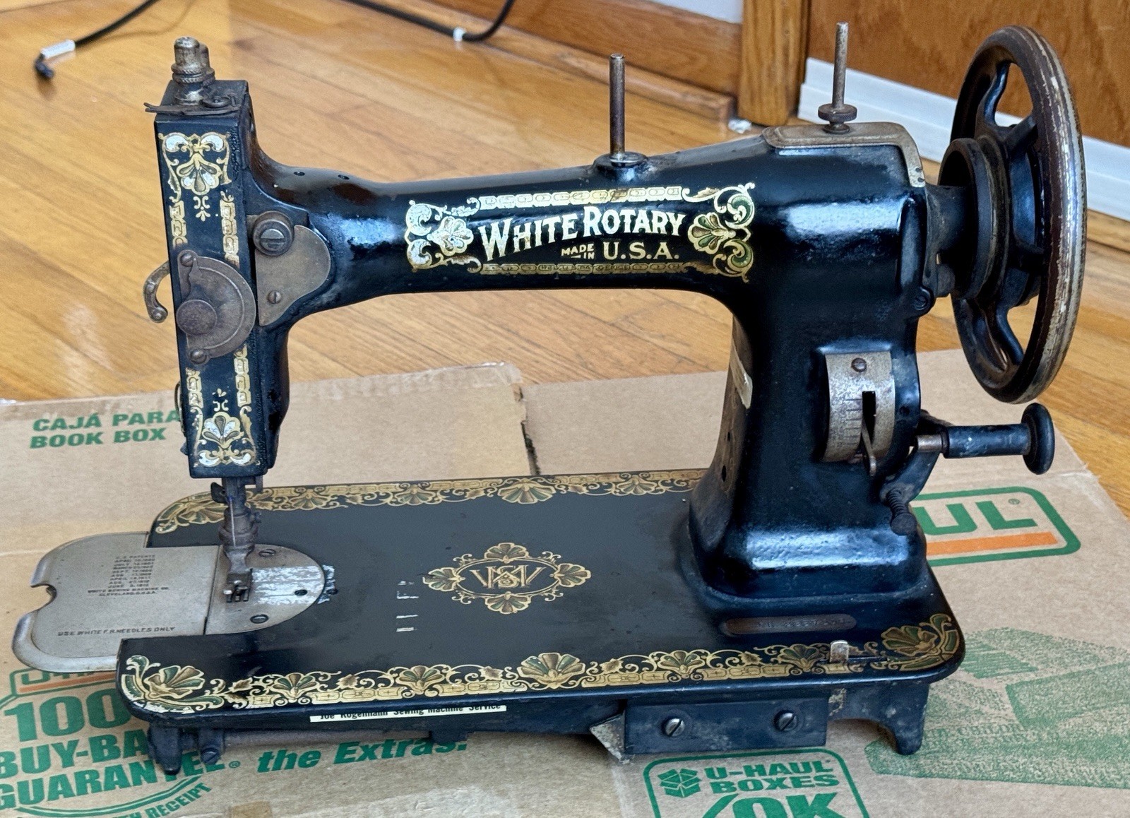 Antique WHITE Rotary Sewing Machine Black Ornate Design