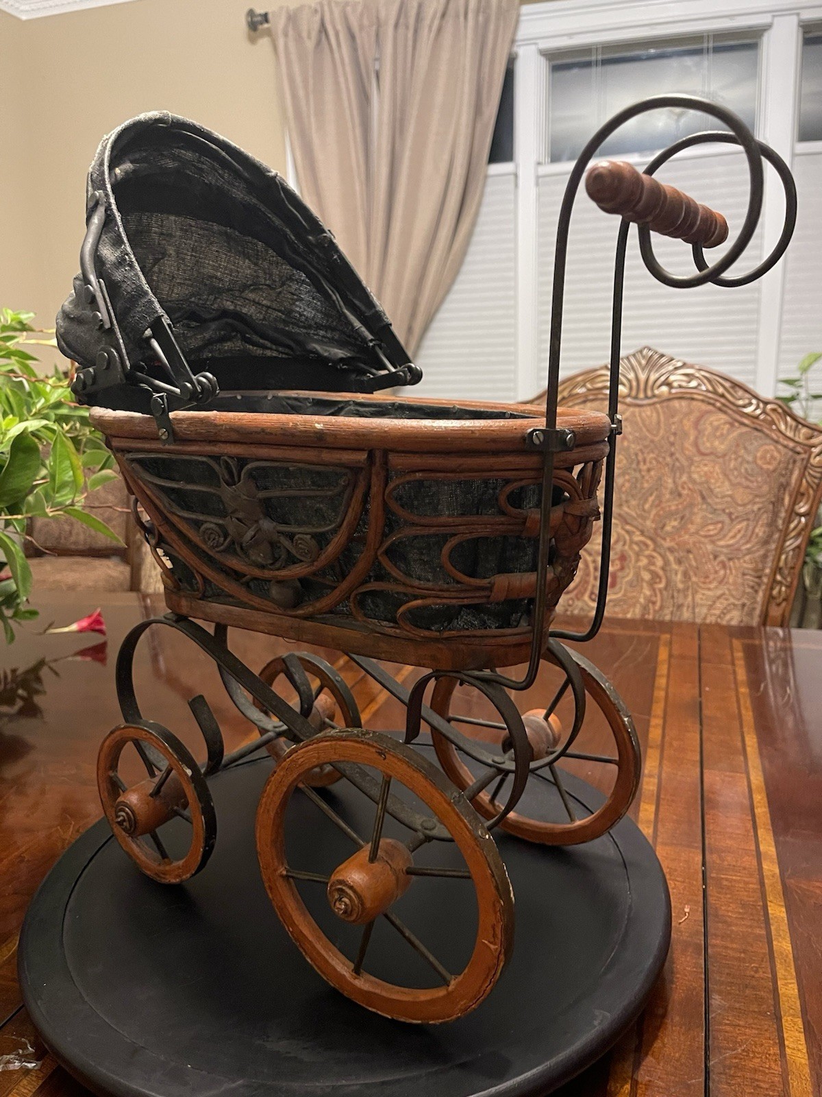 👋 Antique Baby Doll Carriage Buggy Pram Victorian Style Wicker  Metal Wheels