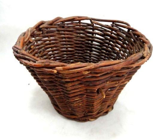 1800s antique MINIATURE PRIMITIVE BASKET from LOCAL PA DUTCH FARM ESTATE