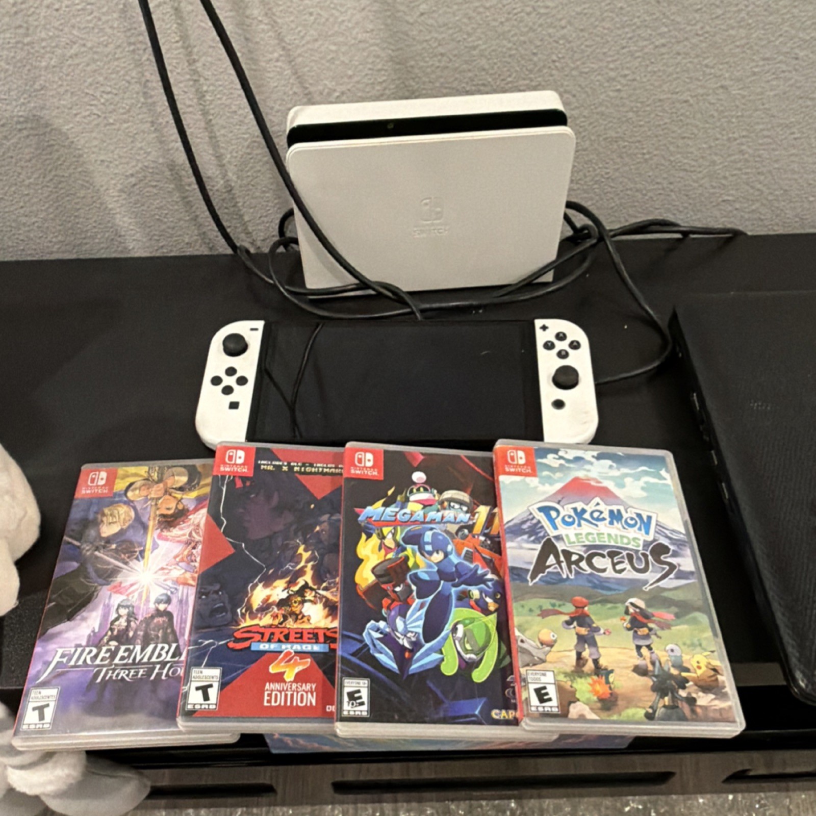 Nintendo Switch Console w/ Joy-Con, Pokémon, Mega Man, Fire Emblem Games, street